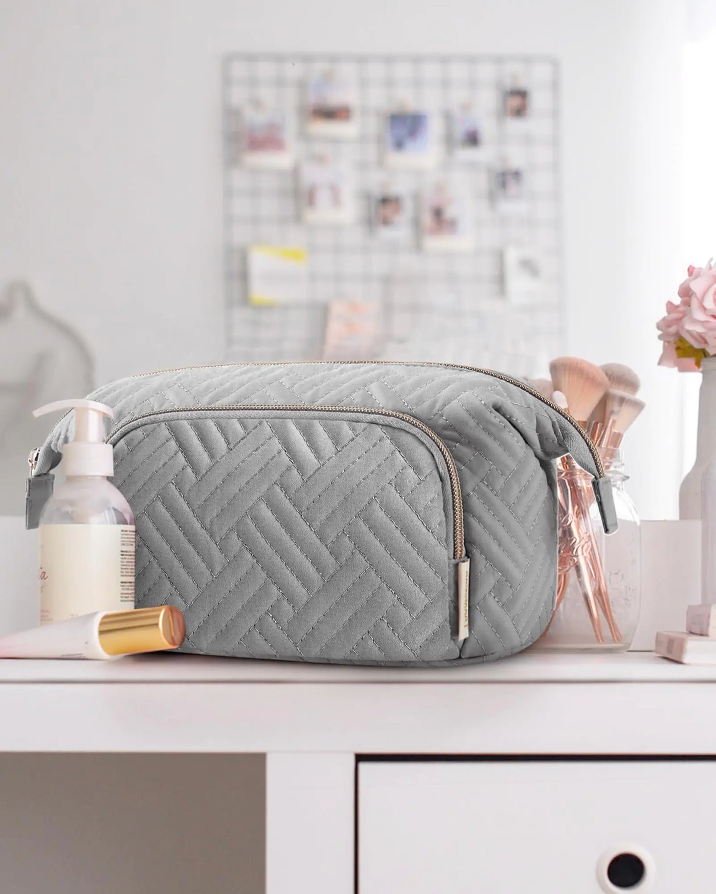 BAGSMART Travel Makeup Bag